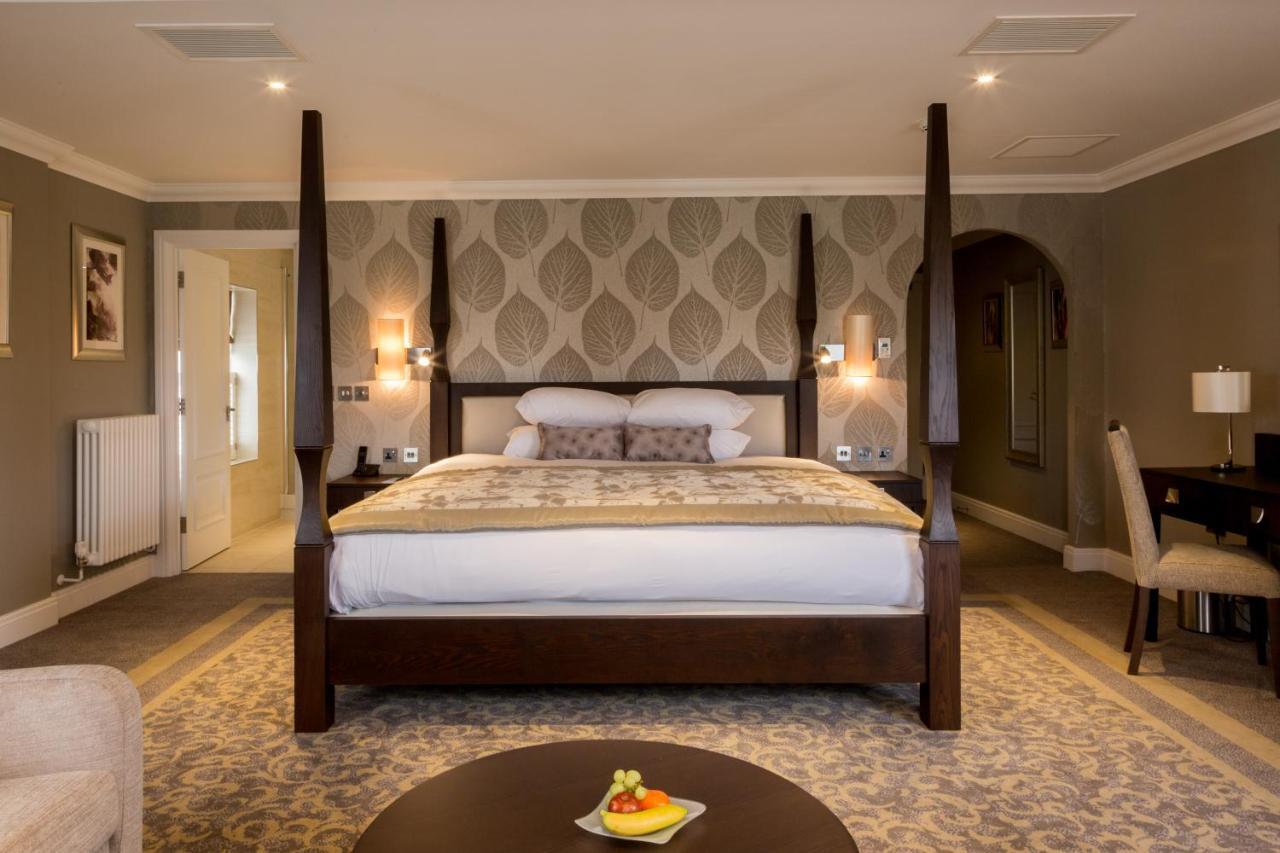 Oakley Hall Hotel Basingstoke Bagian luar foto