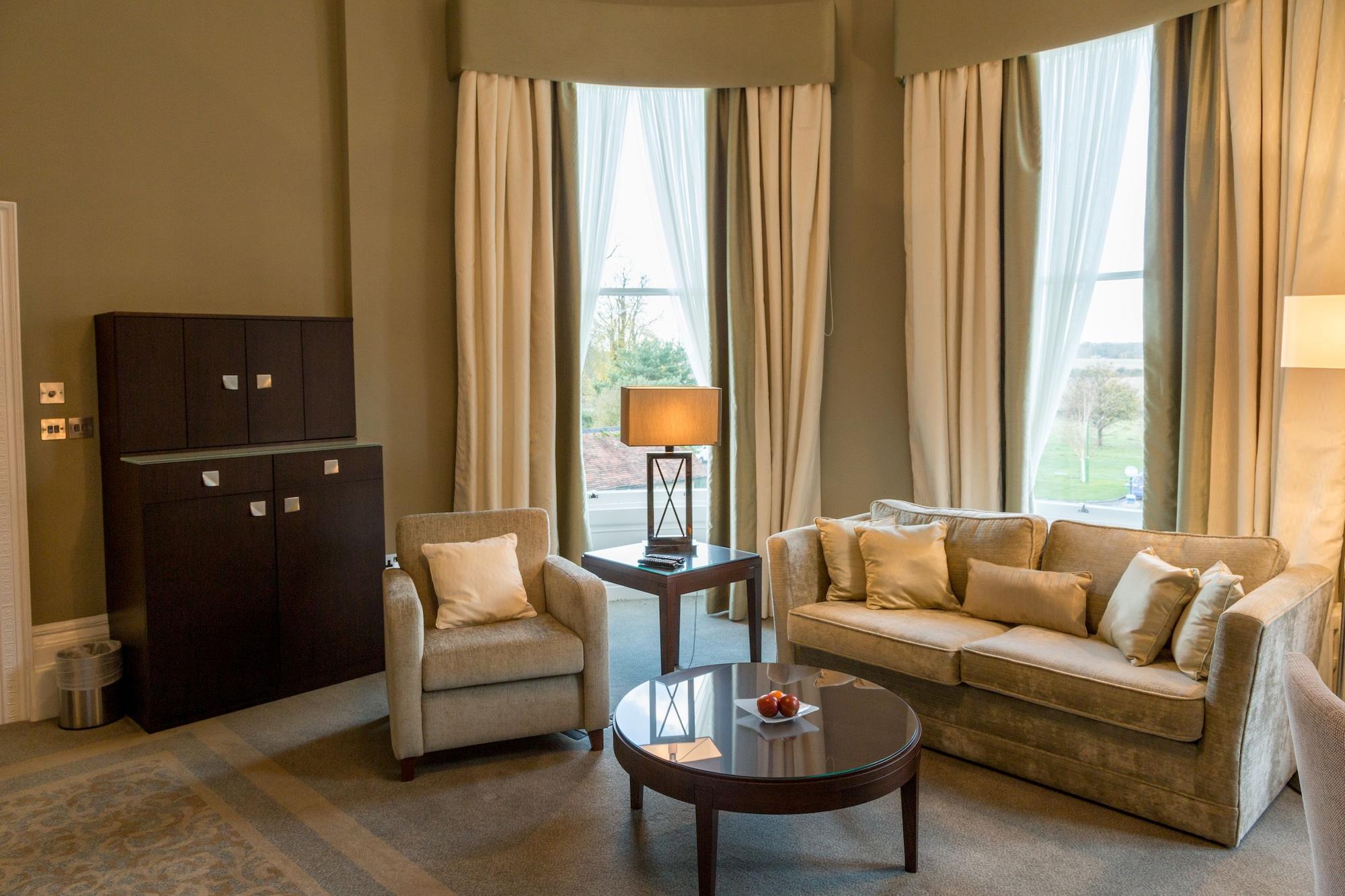 Oakley Hall Hotel Basingstoke Bagian luar foto