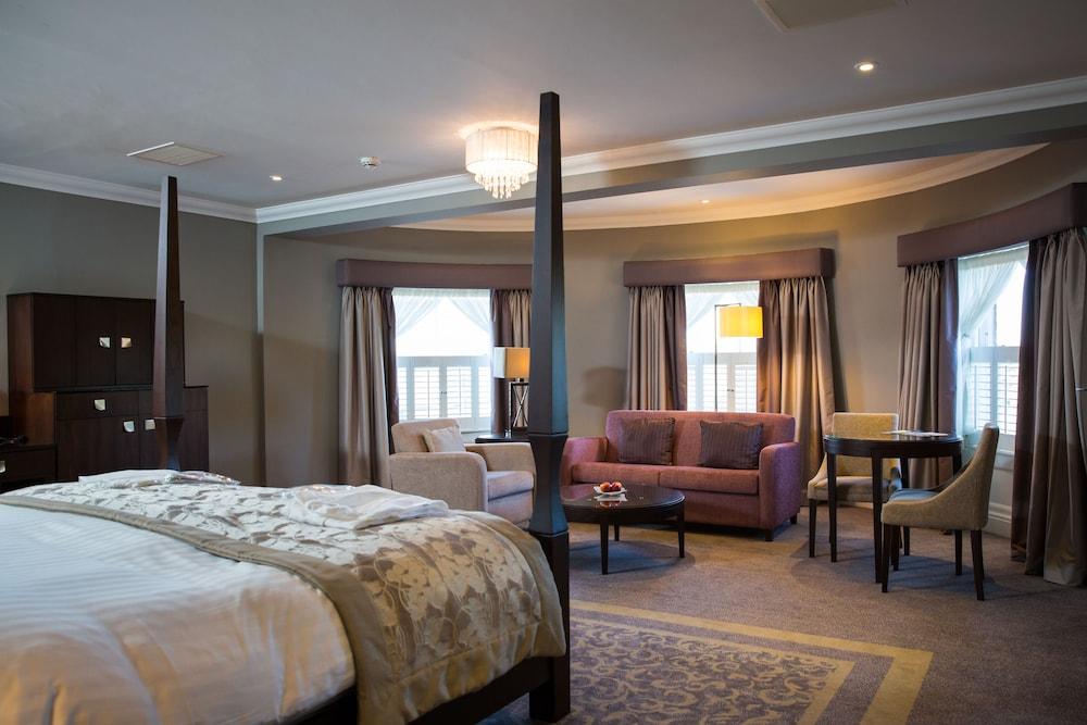 Oakley Hall Hotel Basingstoke Bagian luar foto