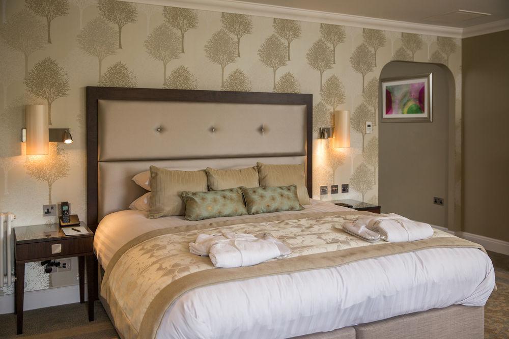 Oakley Hall Hotel Basingstoke Bagian luar foto