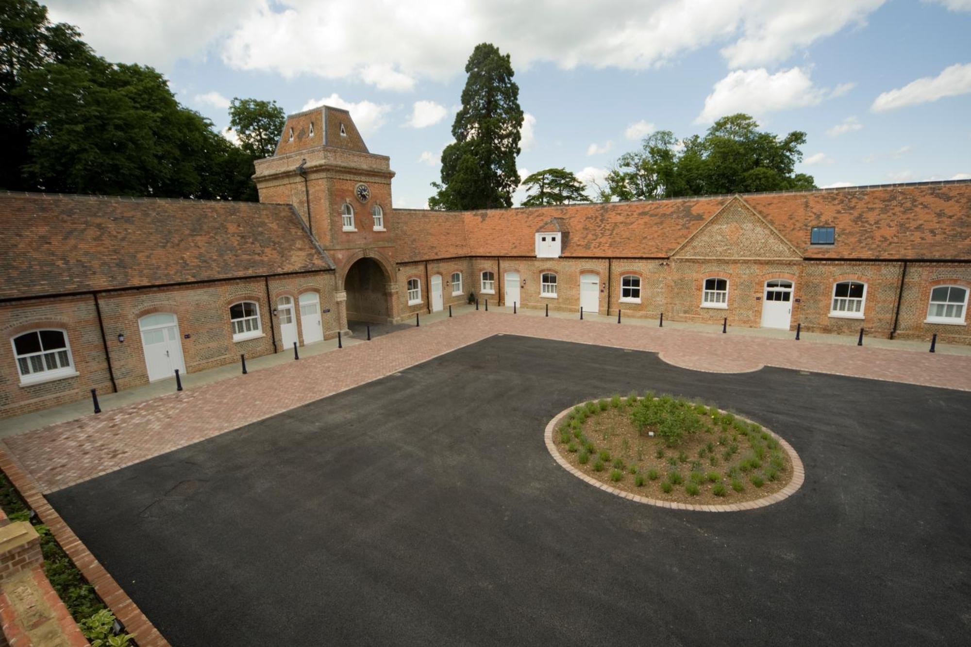 Oakley Hall Hotel Basingstoke Bagian luar foto