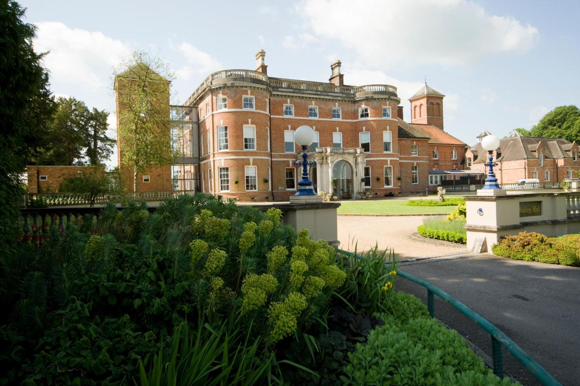 Oakley Hall Hotel Basingstoke Bagian luar foto