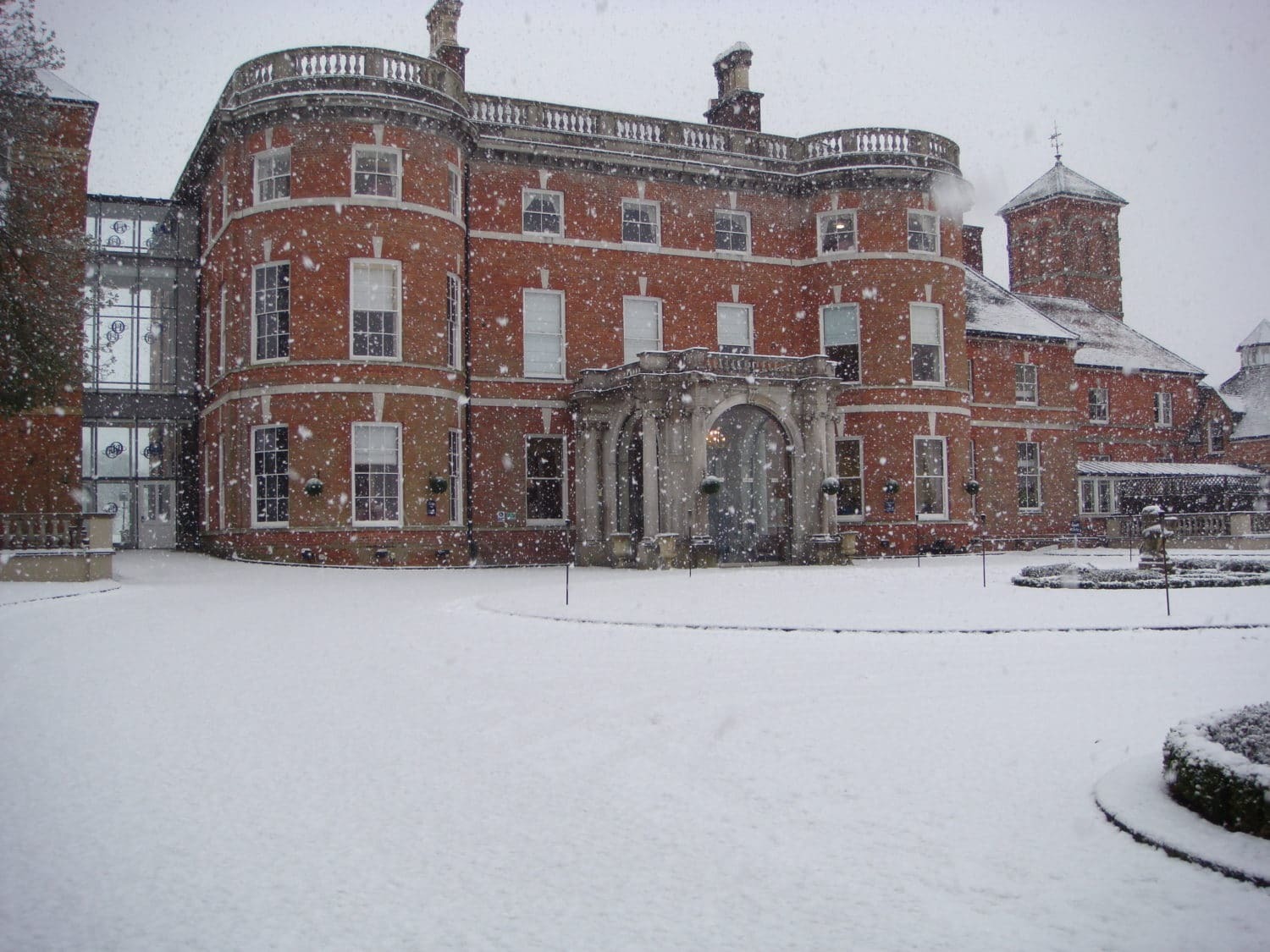 Oakley Hall Hotel Basingstoke Bagian luar foto
