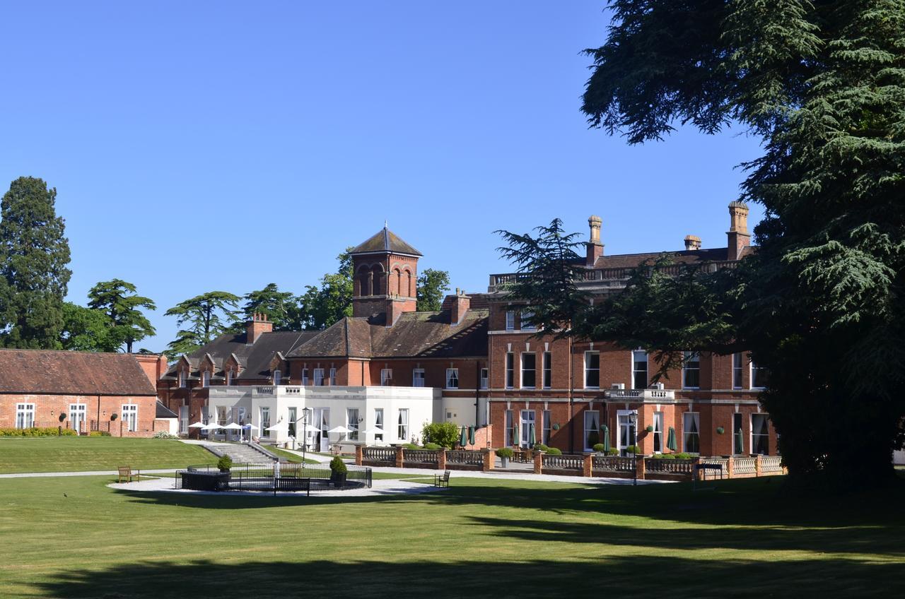 Oakley Hall Hotel Basingstoke Bagian luar foto
