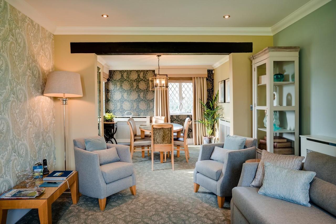 Oakley Hall Hotel Basingstoke Bagian luar foto