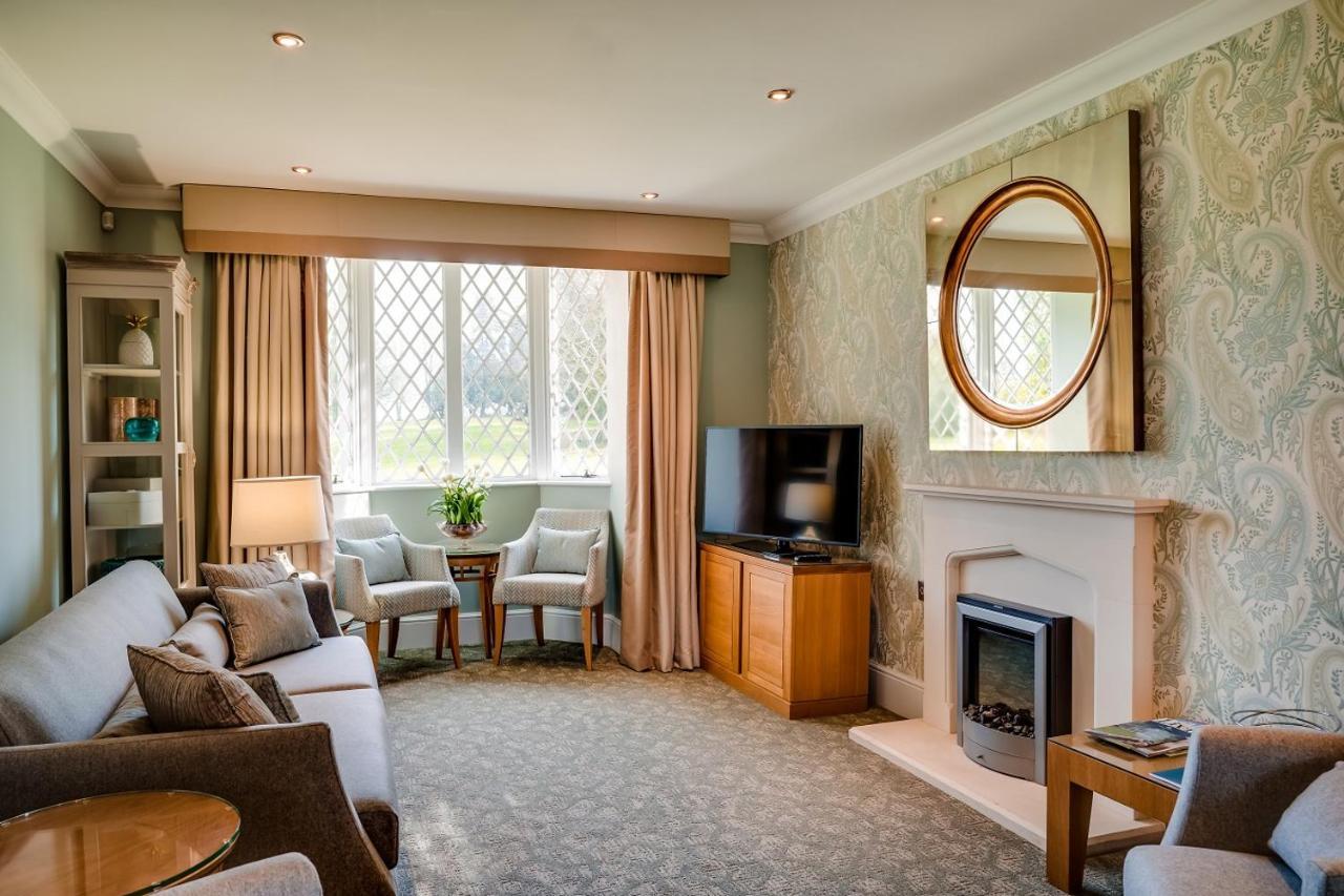 Oakley Hall Hotel Basingstoke Bagian luar foto